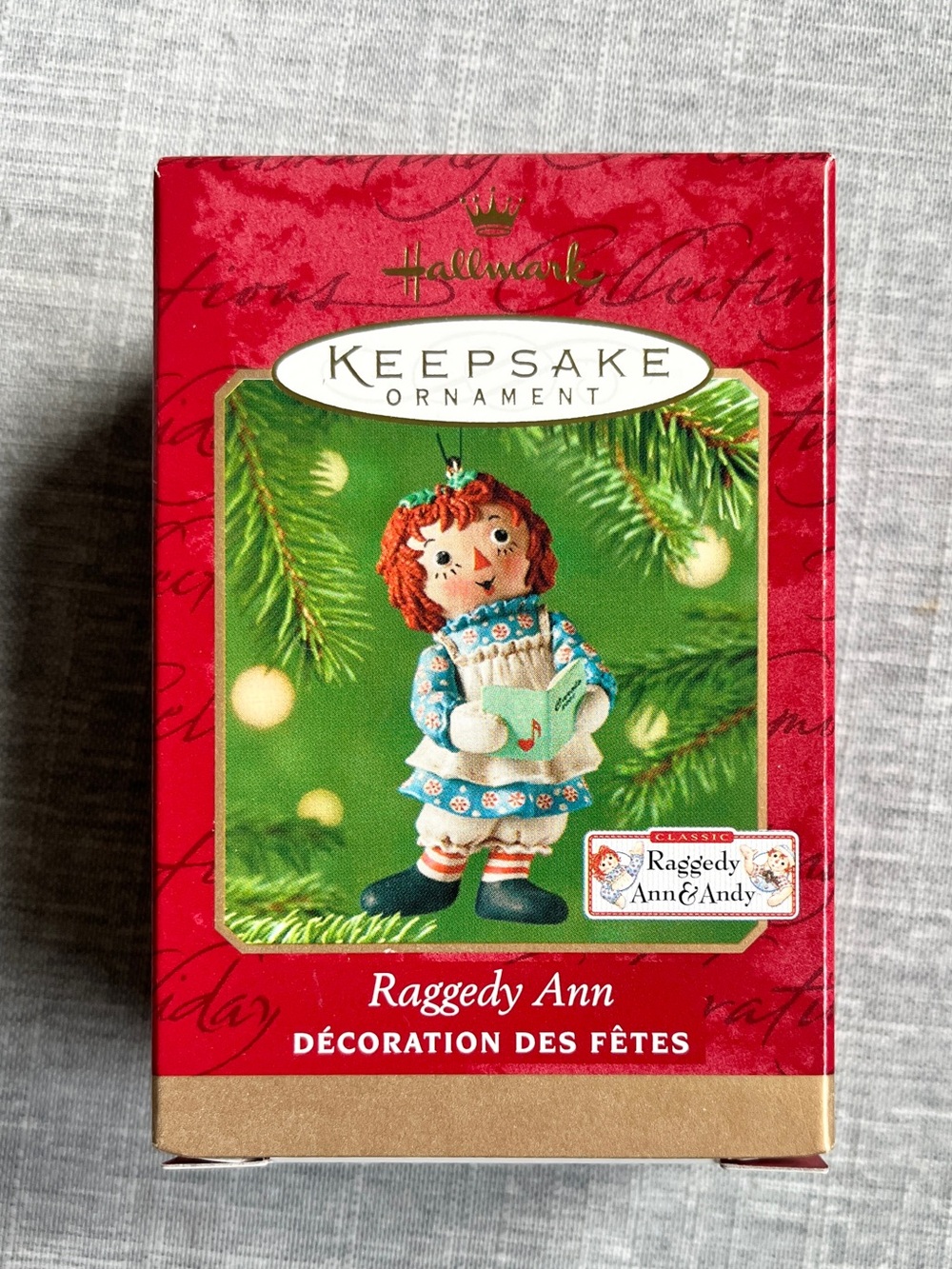2001 Raggedy Ann Hallmark Keepsake Ornament (QX8571)